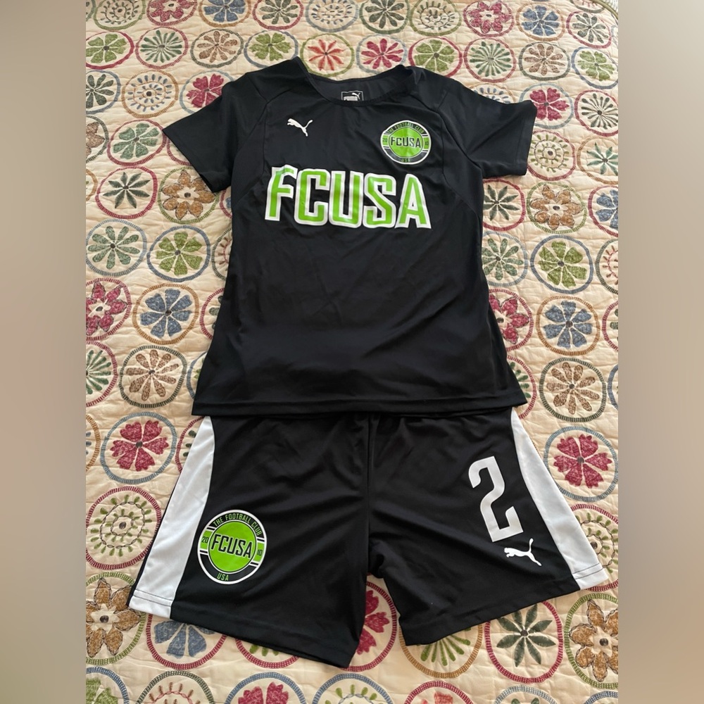 Black Puma Soccer Uniform, Women’s M, Shorts and Jersey